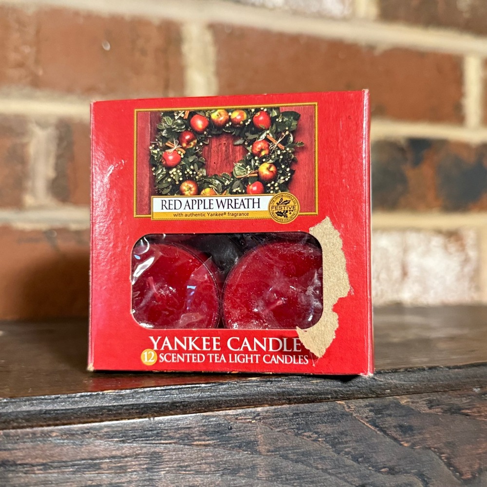 Yankee Candle Red Apple Wreath Scented Tea Light Candles 12 Pack Festive Red